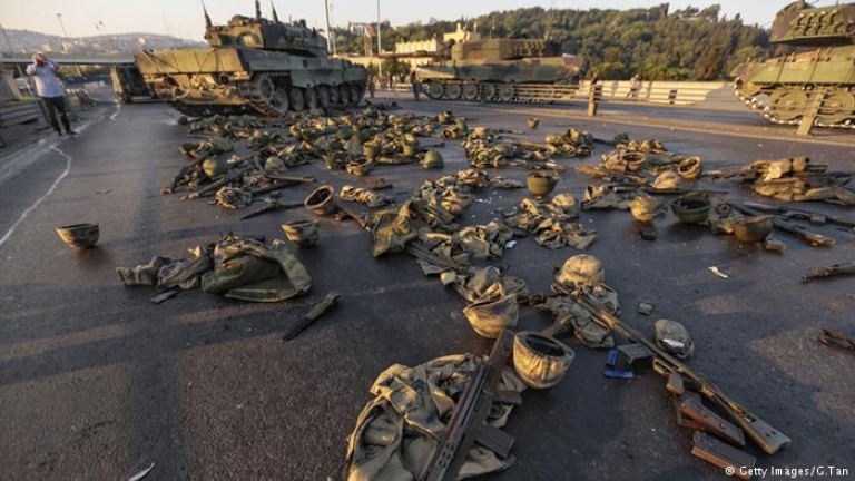 65 души получиха доживотен затвор за опита за преврат в Турция