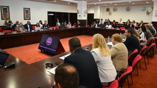 Данъчно финансови експерти и здравни икономисти препоръчват прилагане на подхода по висок