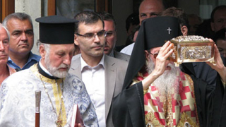 Храмът "Св. Георги" прие временно мощите на Св. Йоан Кръстител