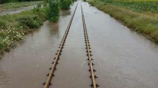 Възстановиха движението на влакове в наводнените района