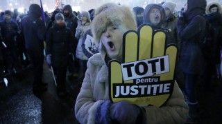 Хиляди на протест в Румъния