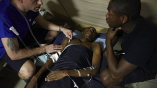 Мъж оцеля 11 дни под развалините в Хаити