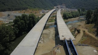 Готова е конструкцията и на платното за Кулата на виадукта