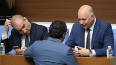 Дебатите за вот на недоверие №3: Угроза от по-високи данъци или клатене на държавата