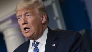 Тръмп удължи противоепидемичните мерки до 30 април