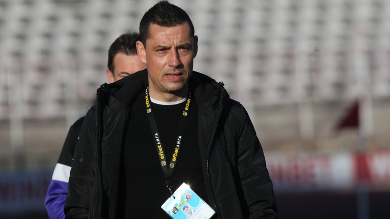 Локомотив (Пловдив) ще обяви новия си треньор в понеделник. Очаква