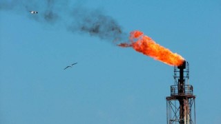 Изпомпват ли все още твърде много петрол Русия и Саудитска Арабия?