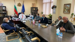 Плащат по 10 лв. за поставена доза ваксина срещу COVID-19