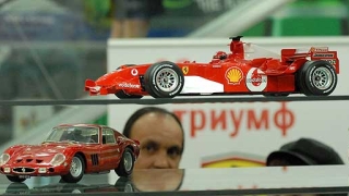 200 модела на Scuderia Ferrari окупират Sky City Mall
