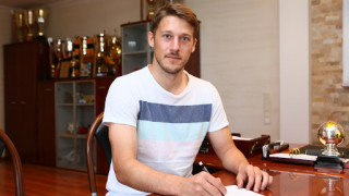 Новият вратар на Левски Звонимир Микулич изглежда колоритна личност Хърватинът