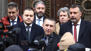 Инициативният комитет ръководен от Слави Трифонов за провеждането на референдум