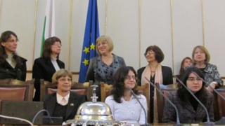 В ЦЕРН – без токчета и прически