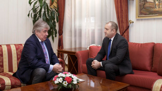 Днес президентът Румен Радев се срещна с извънредния и пълномощен