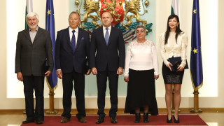Държавния глава Румен Радев удостои с Почетния знак на президента