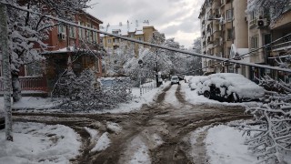Бедствено положение в голяма част от страната заради снега