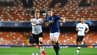 Защитникът на Интер Робин Госенс е близо до преминаване