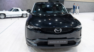 Шефът на Mazda: Само Tesla има успех при електромобилите