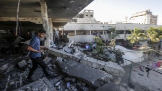 Израелски въздушен удар срина триетажна къща в град Газа Убити