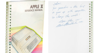 Да получиш посвещение от Стив Джобс: Ръководство за Apple II беше продадено за над $787 хиляди