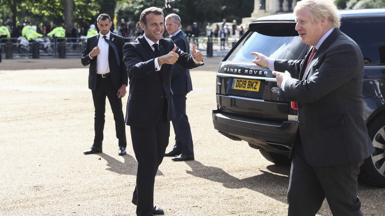 Френският президент Еманюел Макрон предупреди Великобритания, че споразумението за отношенията