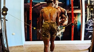 Нападателят на ЦСКА Жорди Кайседо явно рядко излиза от фитнеса