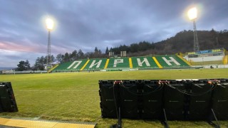 Община Благоевград реновира тревната настилка на стадион "Христо Ботев"