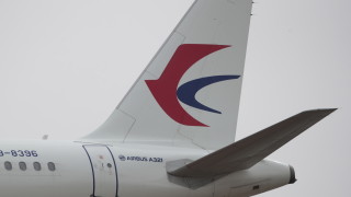 Разследващите катастрофата на самолета на China Eastern Airlines проверяват дали