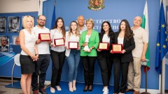 Министър Лечева поздрави женския отбор по шахмат