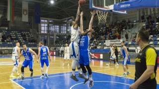 Довечера от 18 00 часа в Самоков Рилски спортист посреща Берое