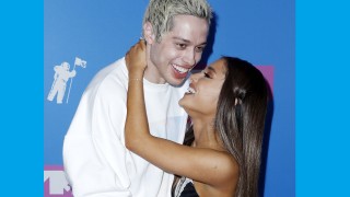 Звездите на музикалната сцена Тейлър Суифт и Ариана Гранде получиха