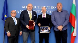 Министърът на младежта и спорта Красен Кралев проведе официална среща