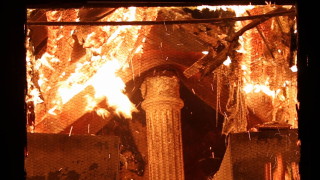 200-годишният Национален музей на Рио де Жанейро гори