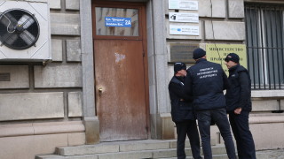 Специализираната прокуратура провежда операция срещу корупцията Следователи обискират адреси в