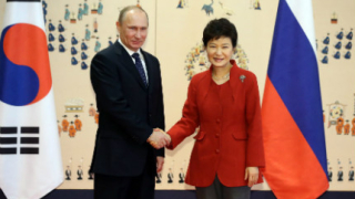 Путин удостоен с 9-ти дан по таекуондо в Южна Корея