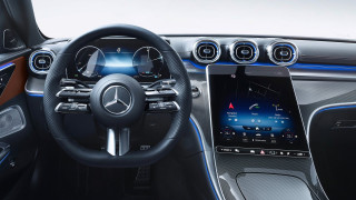 Mercedes добавя функция за плащане с пръстов отпечатък
