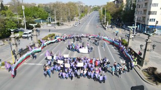 Синдикатите провеждат шествия в Деня на труда съобщава Нова телевизия Десетки