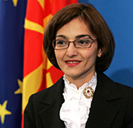 Обвиниха шестима македонци по случая с камионите с оръжия