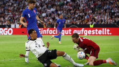 Странна дузпа остави без победител футболната класика Германия - Англия