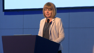 Как се е променила столицата през годините показват фотографиите част