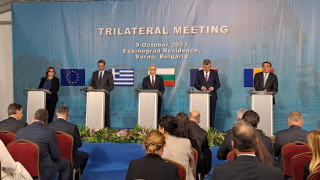 Действително е изключително да имаме 3 премиери на едно място