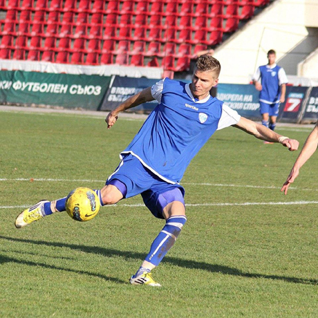 &bdquo;Чуковете" безпощадни в трети пореден двубой - перничани имат нова звезда
