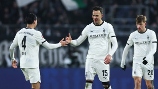 Борусия Мьонхенгладбах надигра убедително Аугсбург с 4 0 в мач от 16 ия