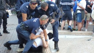 Привържениците на Англия продължават да вилнеят из столицата часове преди