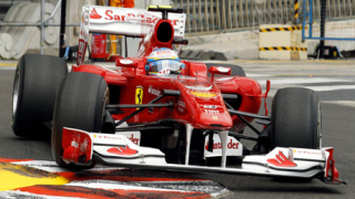 ВИДЕО: Наказаха Шумахер за изпреварването на Алонсо