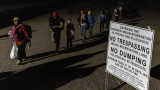  Мигрантски напор на границата сред Мексико и Съединени американски щати 