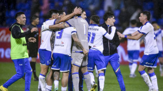 Четирима играчи на аржентинския футболен клуб Велес Сарсфийлд бяха арестувани