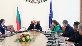 460 000 ученици вече се върнаха в класните стаи
