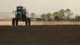  Европейска комисия оставя безмитния режим за Украйна, само че с ограничения за фермерите 