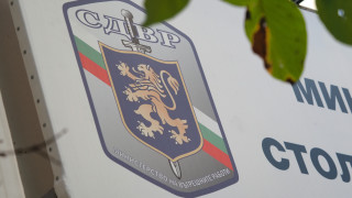 Задържаха двама братя за наркотици и оръжия в София