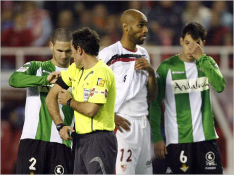 Без гол между Севиля и Бетис в 1/4-финал за Купата на Краля